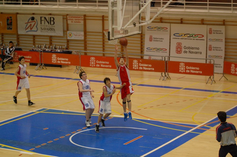 Fiesta Final de los Juegos Deportivos en la que 25 Aniversario Ardoi y San Ignacio se coronaron como campeones infantiles